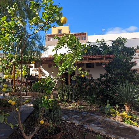 Casa Roberta Fuego Apartment Arona  Ngoại thất bức ảnh